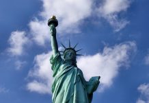 Medizinische Behandlungskosten in den U.S.A. und Deutschland Freiheitsstatue