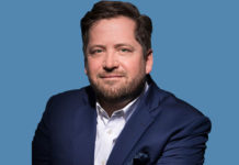 Auf welche Schönheits-OP sind Sie stolz, Prof. Giunta? Mann in blauen Jacket