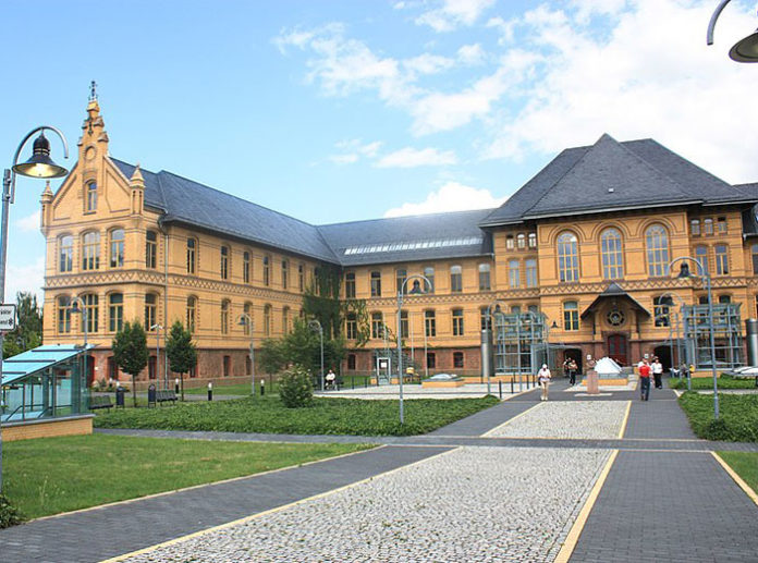 neu_Halle_(Saale),_the_hospital_'Bergmannstrost' Klinik für Ellenbogenchirurgie