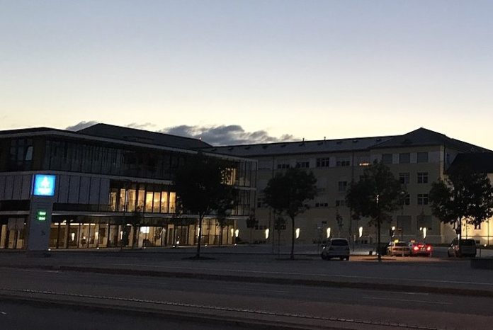 1280px-Krankenhaus_Barmherzige_Brüder_2 Geriatrisches Krankenhaus