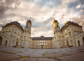 Kliniken mit einem Knie-OP-Roboter Orthopädisches Krankenhaus Schloss Werneck