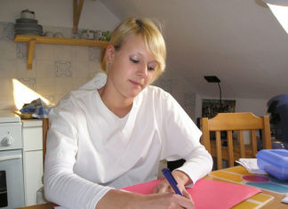 Häusliche Krankenpflege beantragen – so geht’s! Gesundheits- und Krankenpflegerin