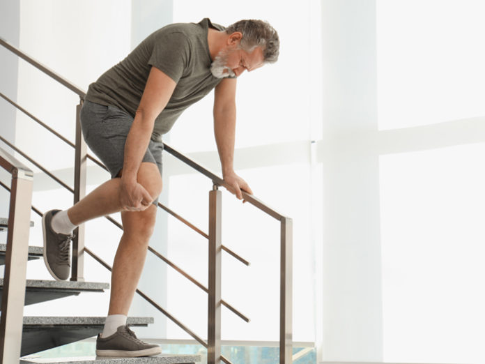neu_AdobeStock_249132321 Erfahrungsbericht Knie-TEP