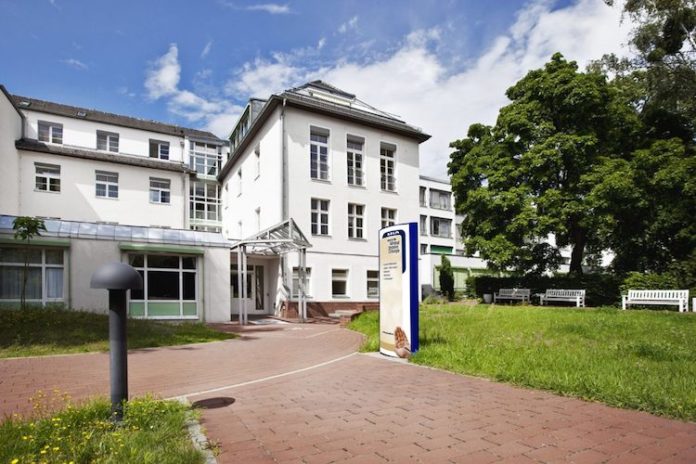 klinik-für-mic-haupteingang-1200x800-2 Klinik für MIC Berlin