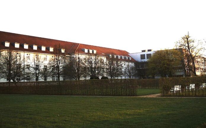 1152px-Karlsburg_Klinikum Klinikum Karlsburg