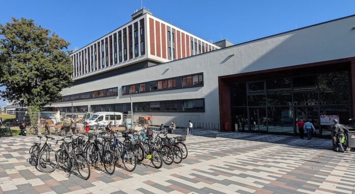 11920px-Karlsruhe-Klinikum-22-Neubau-2021-gje Städtisches Klinikum Karlsruhe
