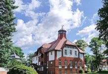 Rehakliniken für Adipositas Gebäude der Reha-Klinik Hohenelse