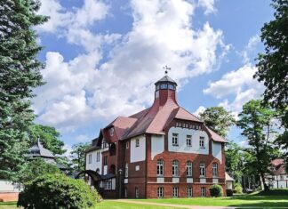 Rehakliniken für Adipositas Gebäude der Reha-Klinik Hohenelse