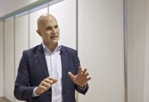 Wie lange dauert die Genesung nach der Implantation einer Schulterprothese?